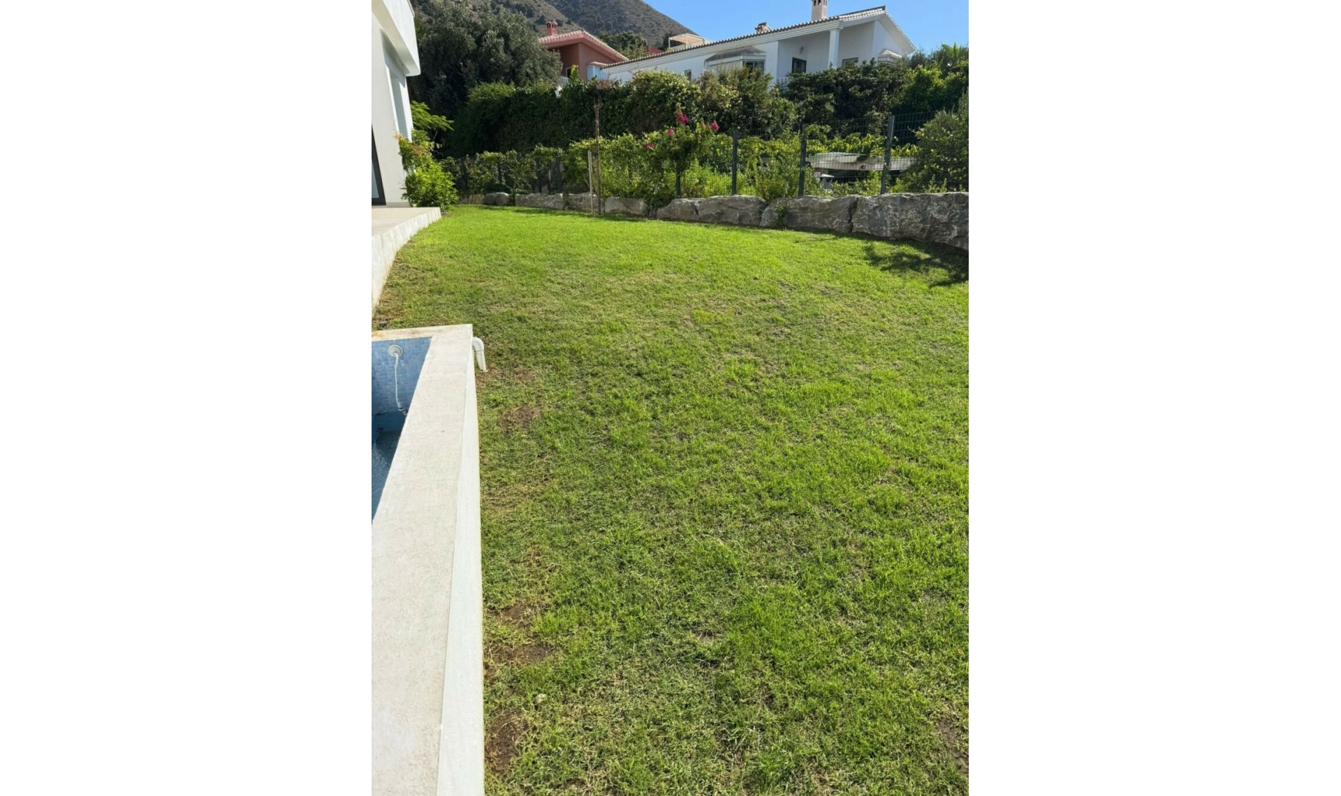 Resale - House -
Fuengirola