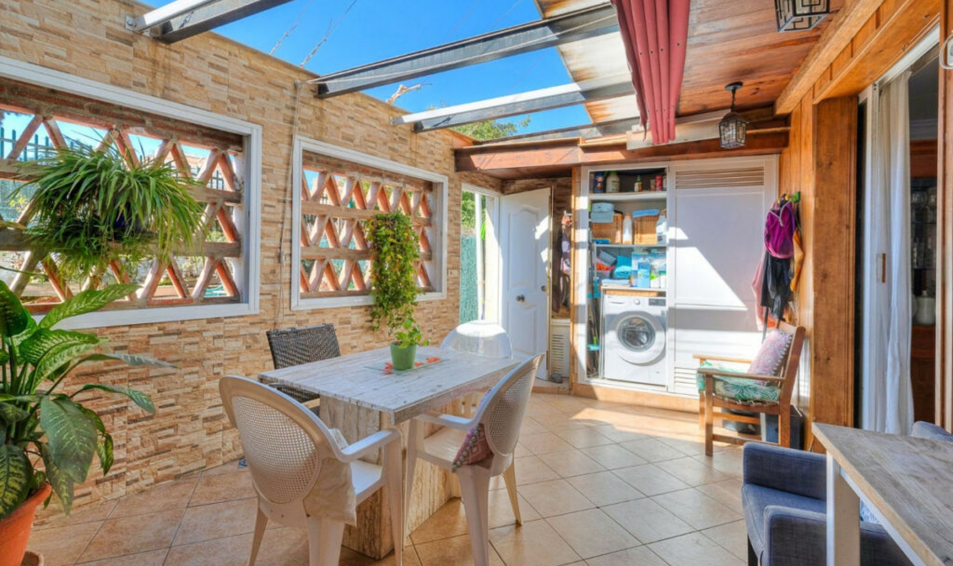 Resale - House -
Fuengirola