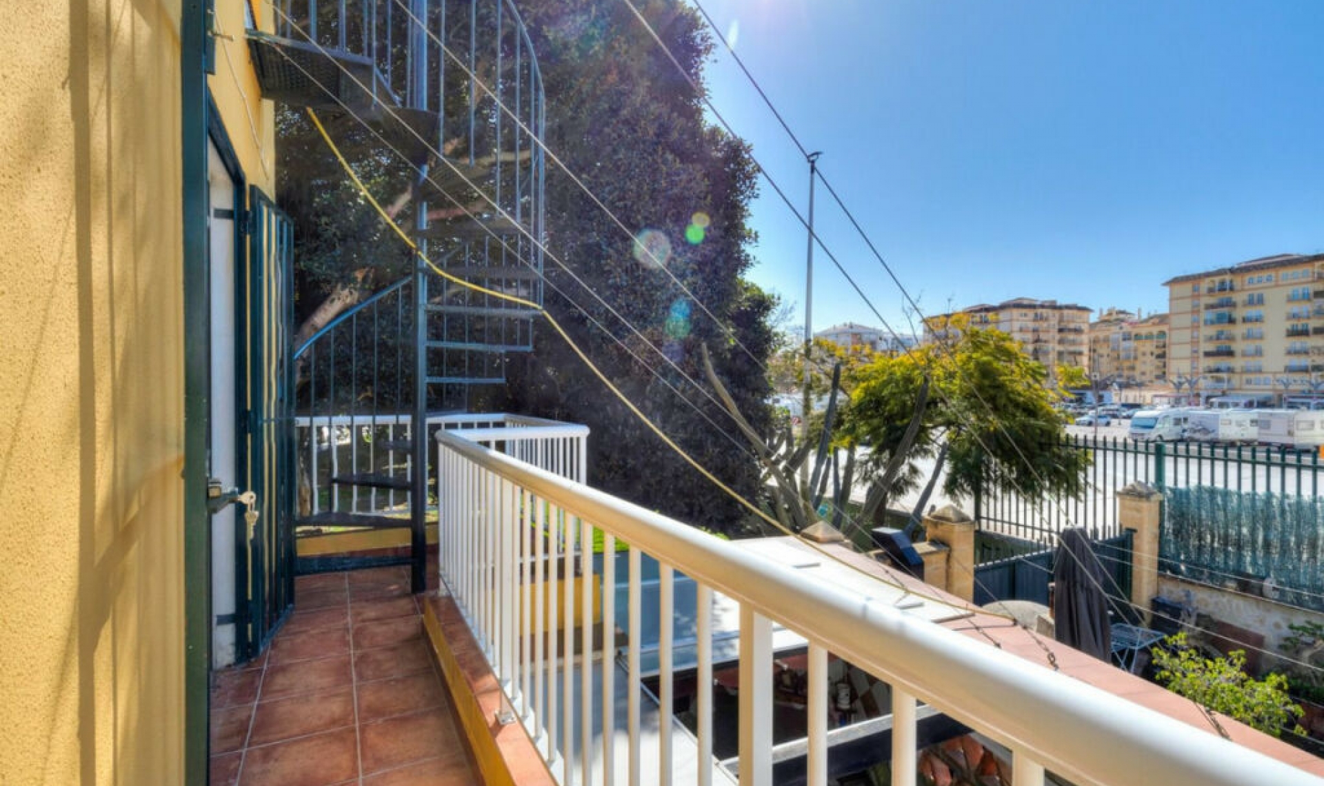 Resale - House -
Fuengirola