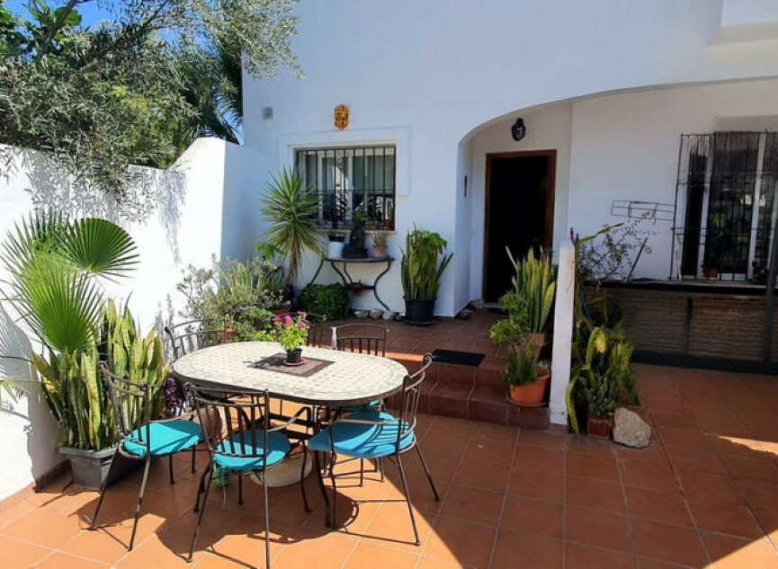 Resale - House -
Fuengirola