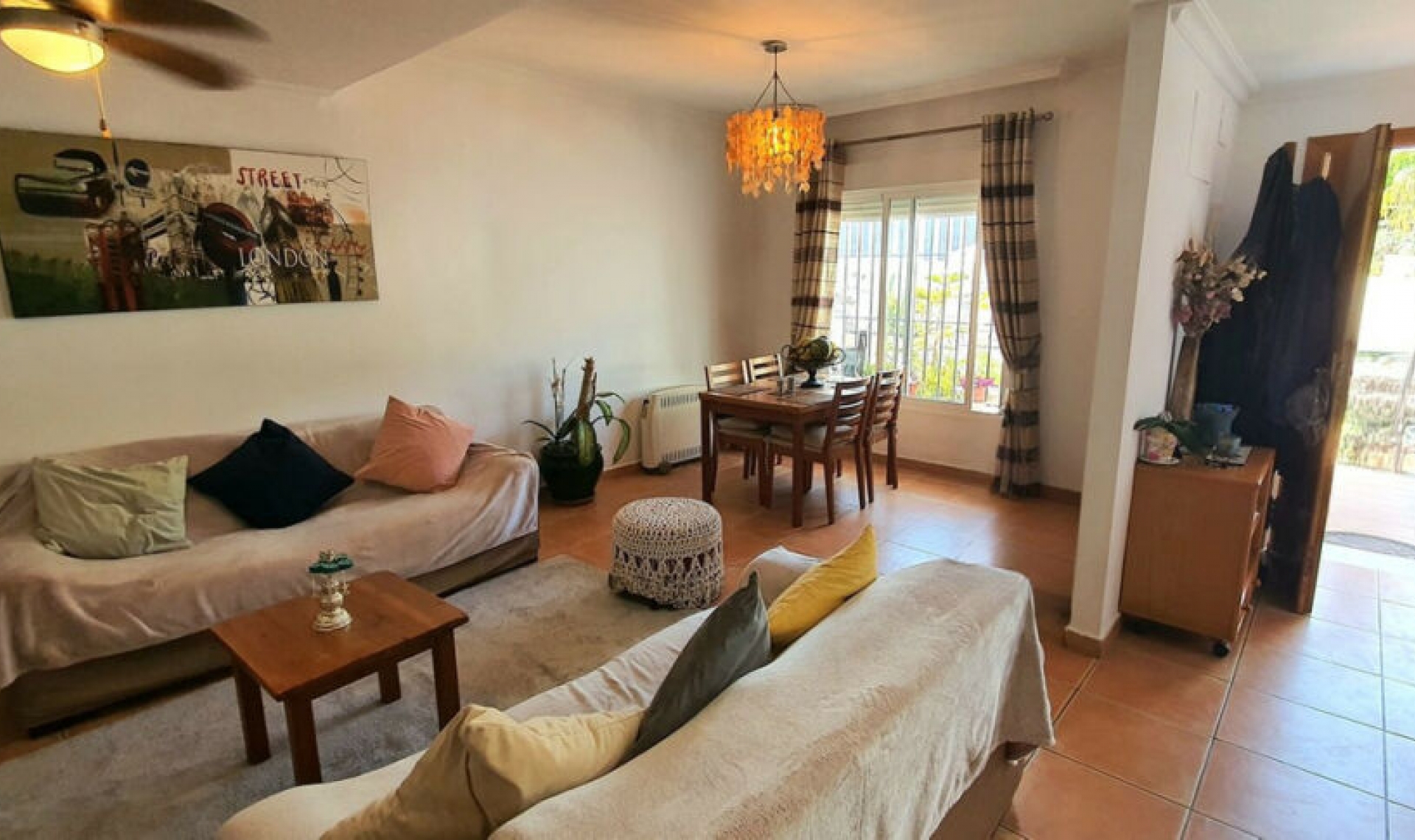 Resale - House -
Fuengirola