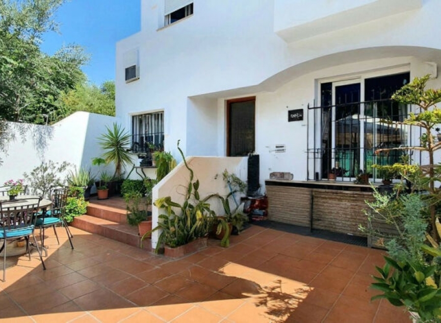 Resale - House -
Fuengirola
