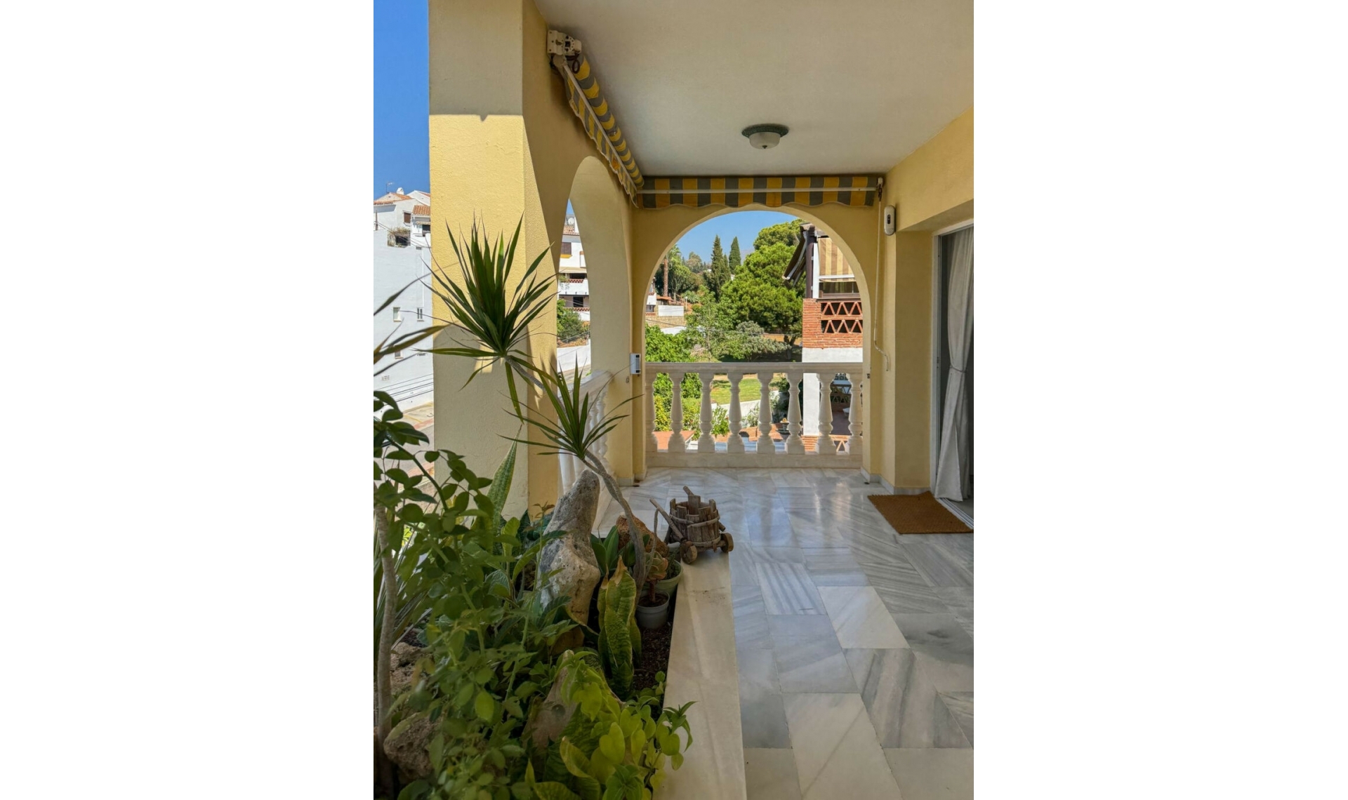 Resale - House -
Fuengirola