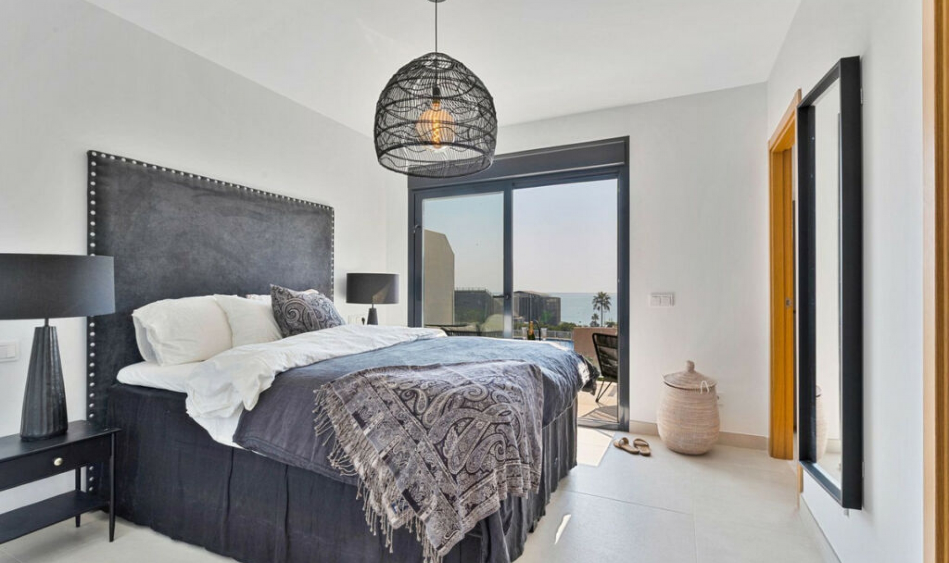 Resale - House -
Fuengirola