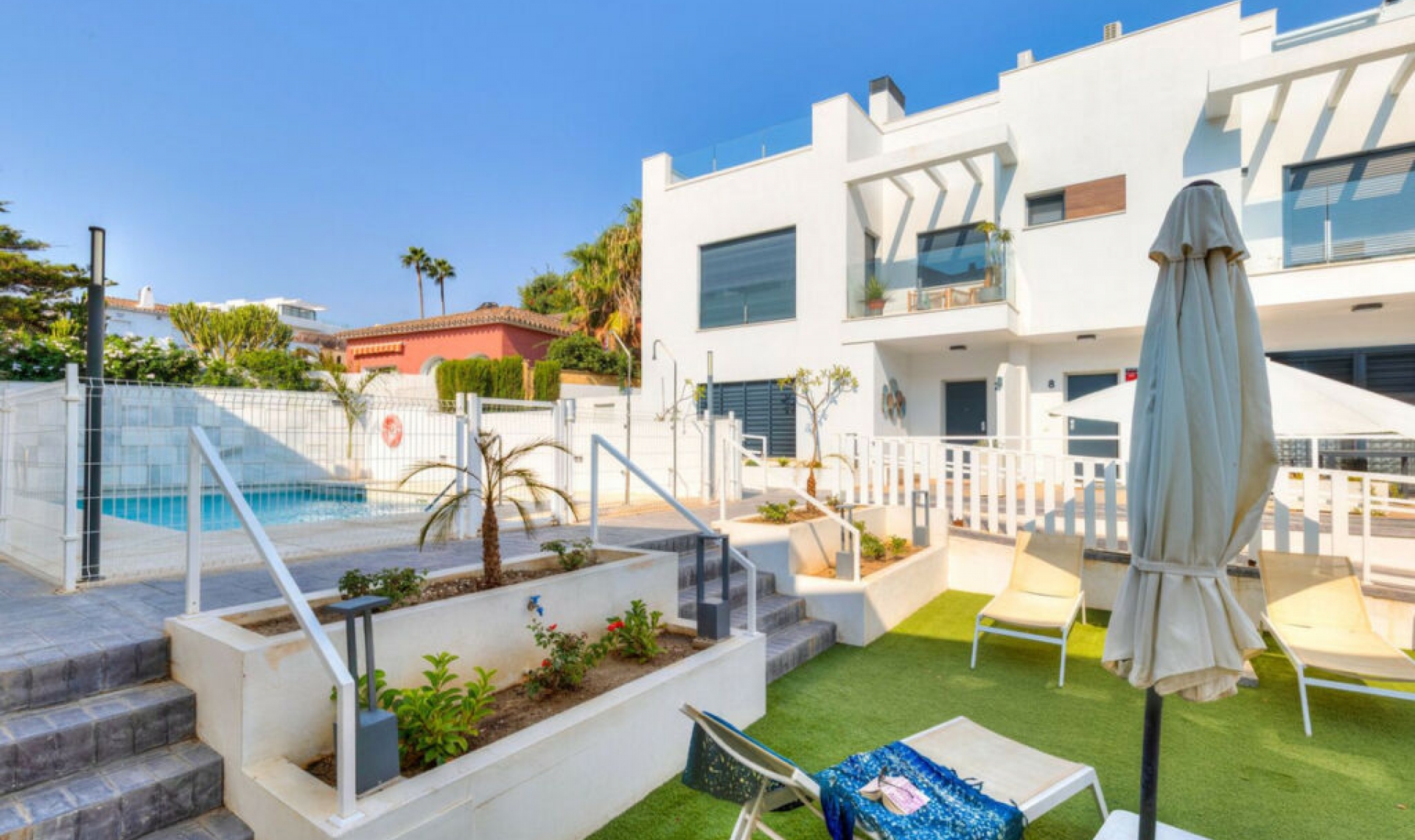 Resale - House -
Fuengirola