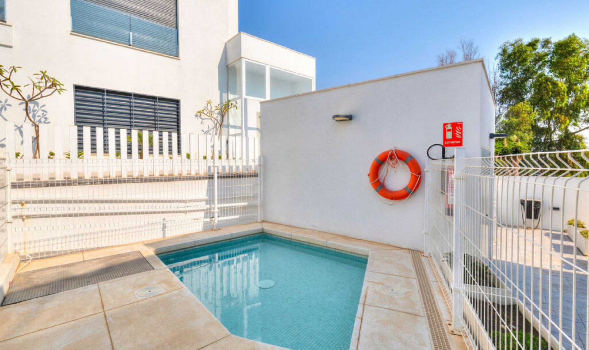 Resale - House -
Fuengirola