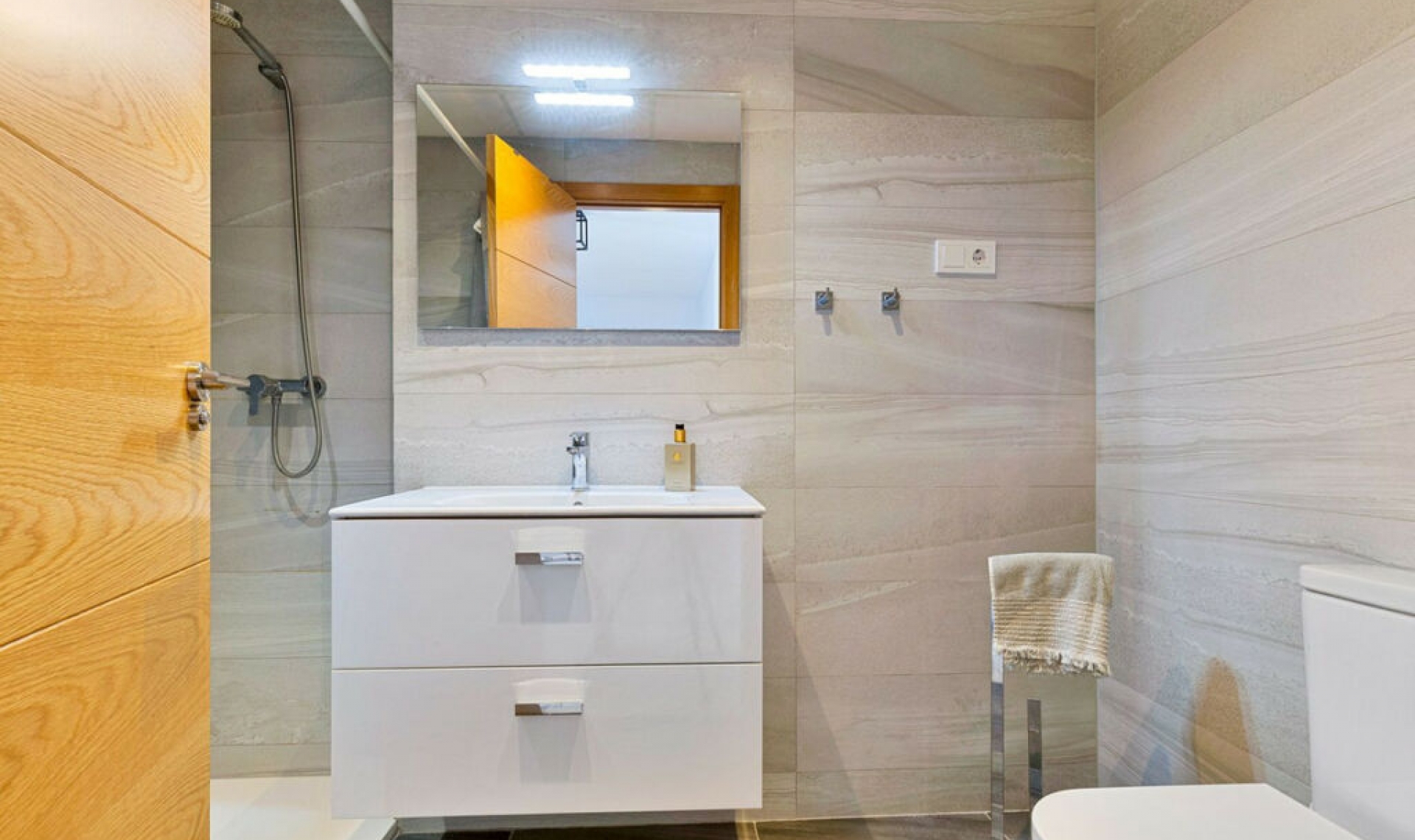 Resale - House -
Fuengirola