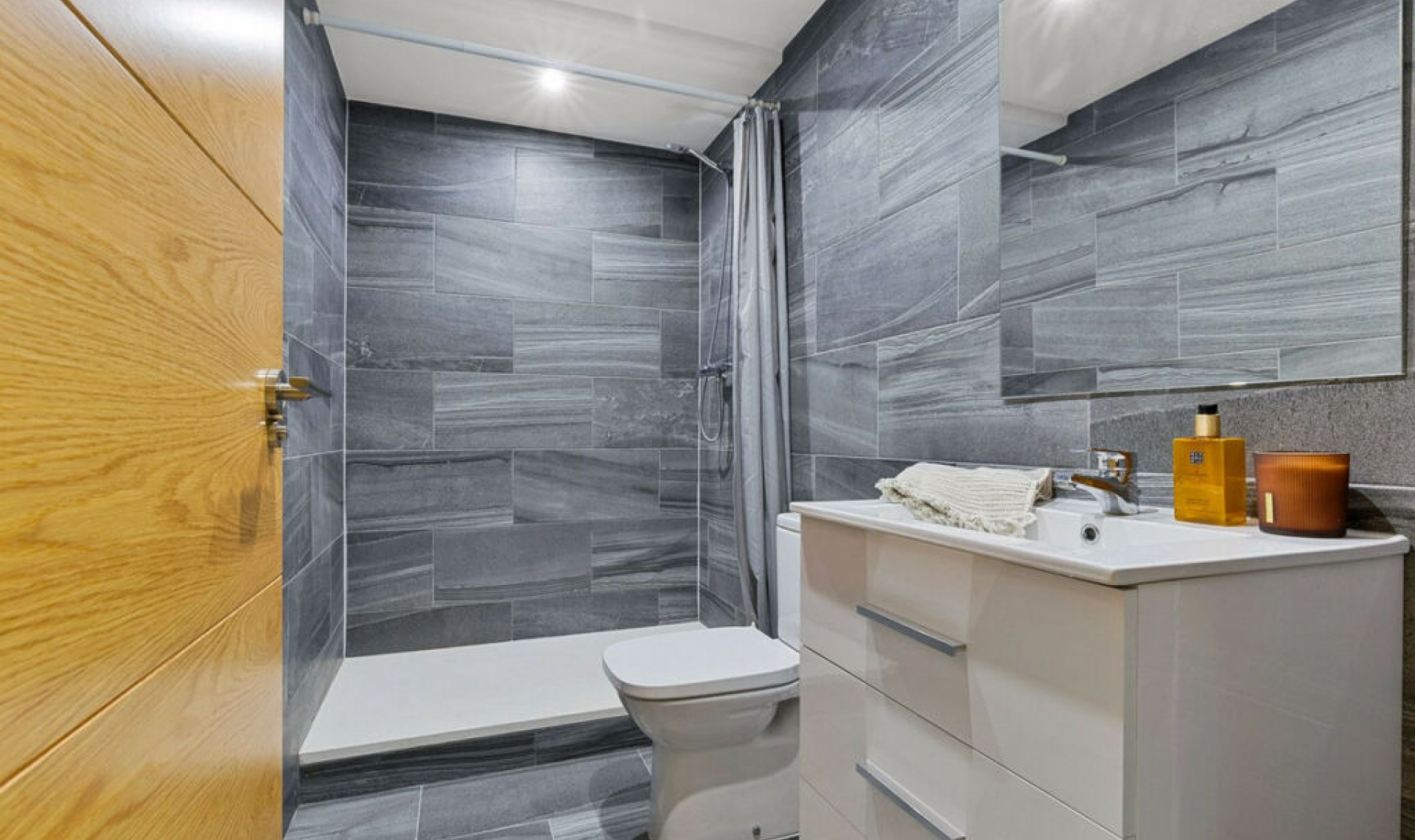 Resale - House -
Fuengirola