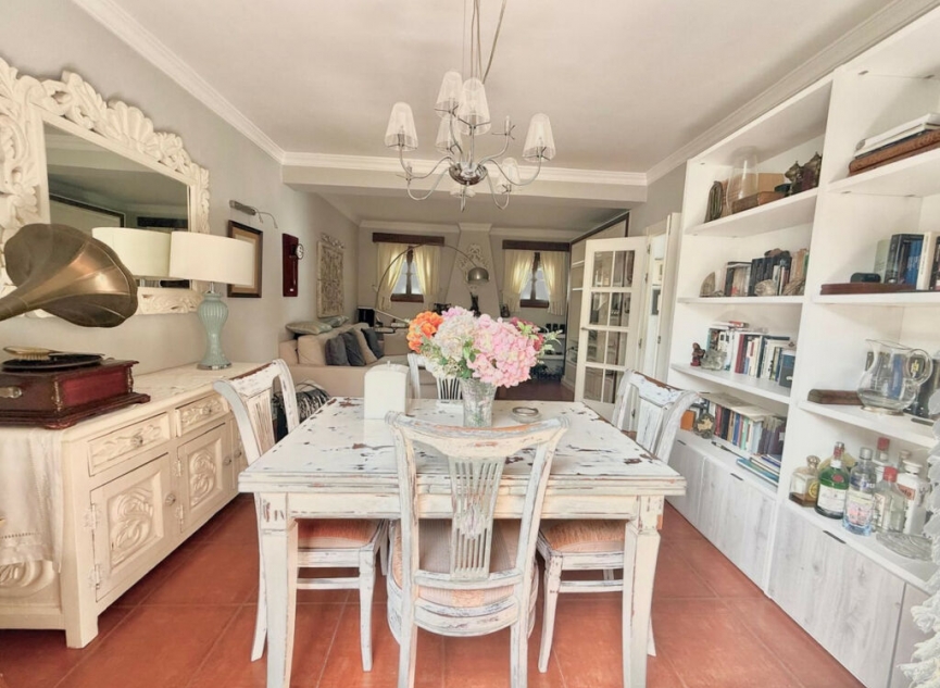 Resale - House -
Fuengirola