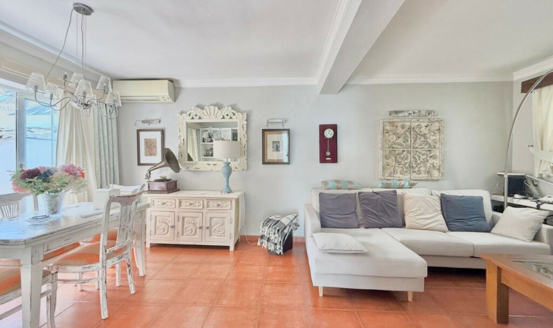 Resale - House -
Fuengirola