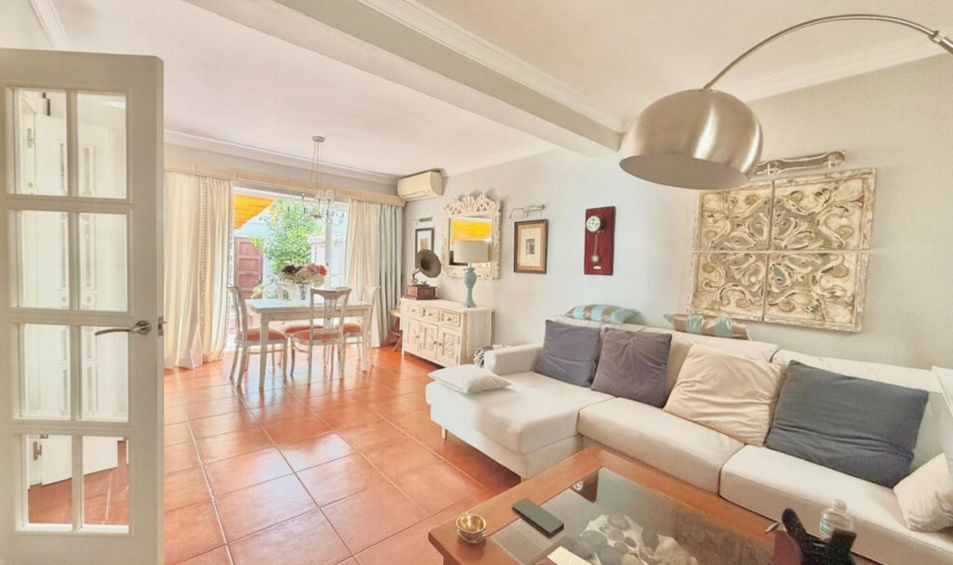 Resale - House -
Fuengirola