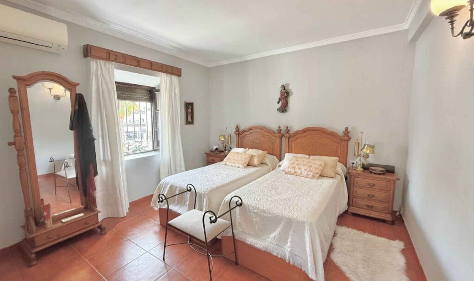 Resale - House -
Fuengirola