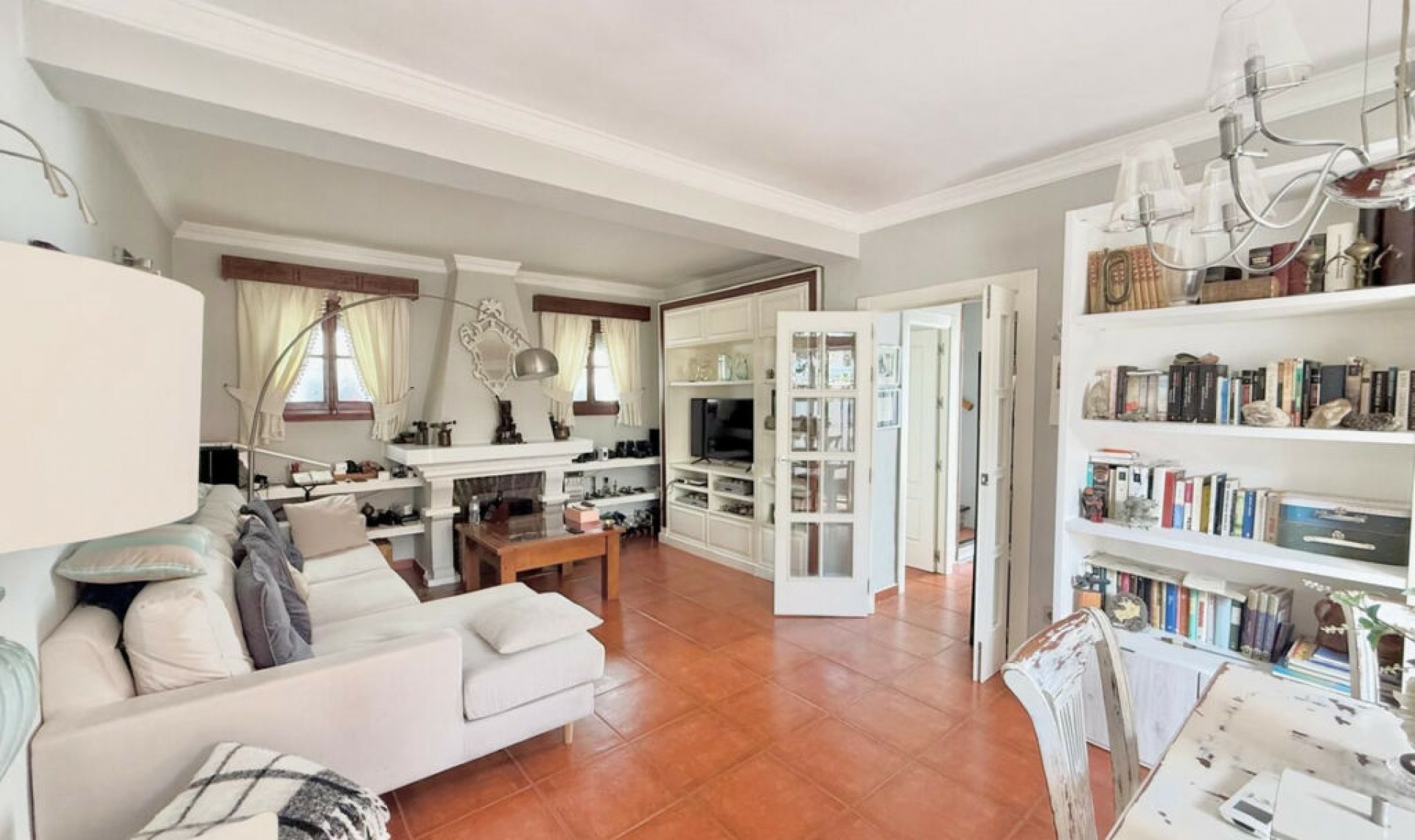 Resale - House -
Fuengirola