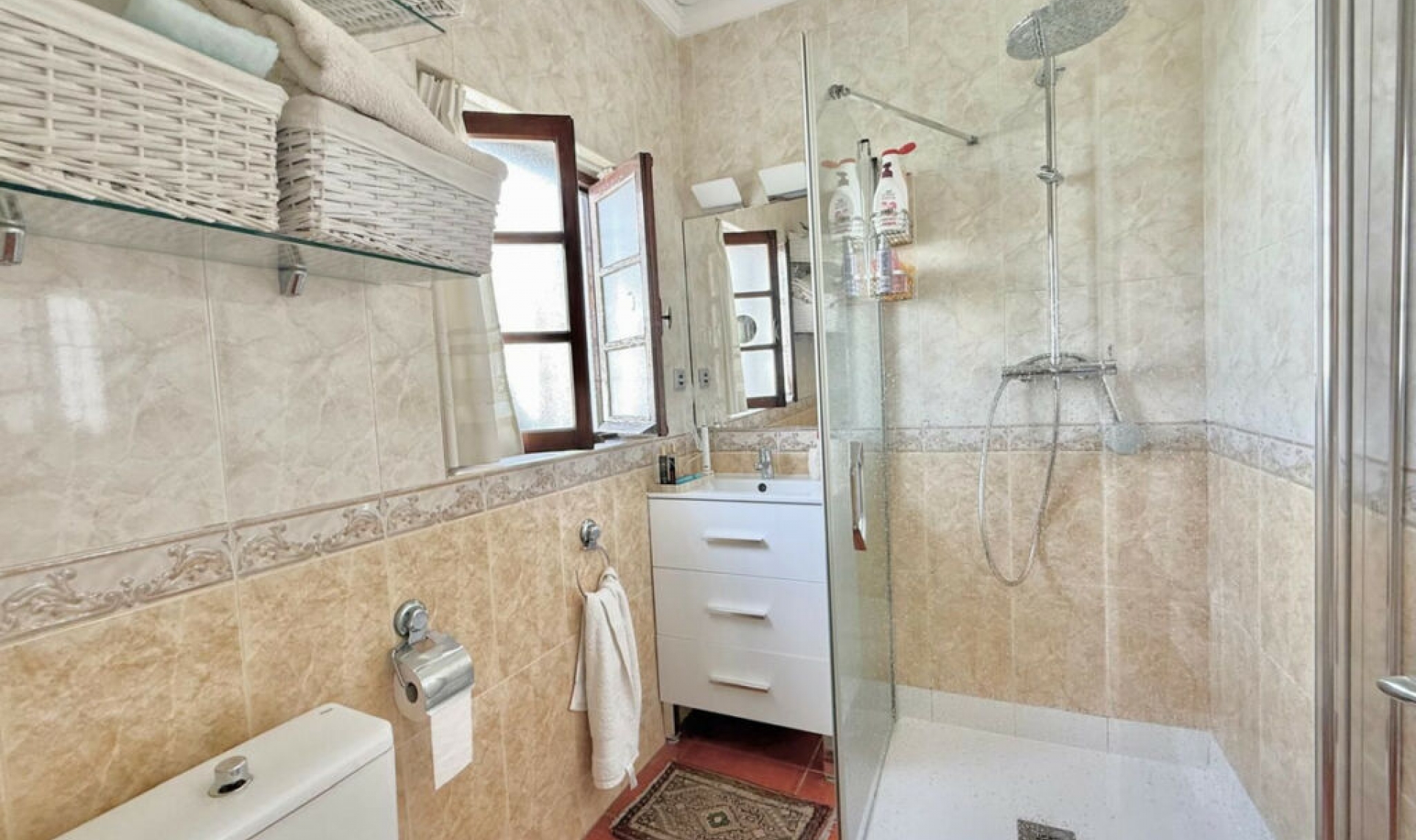 Resale - House -
Fuengirola