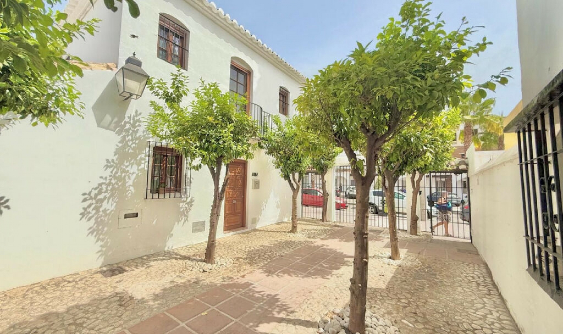 Resale - House -
Fuengirola