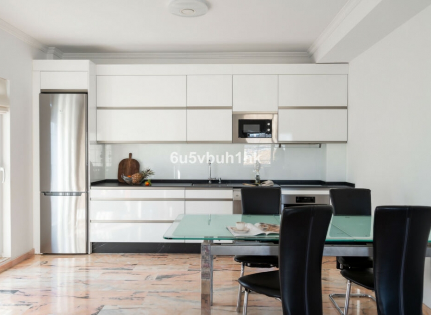 Resale - House -
Fuengirola