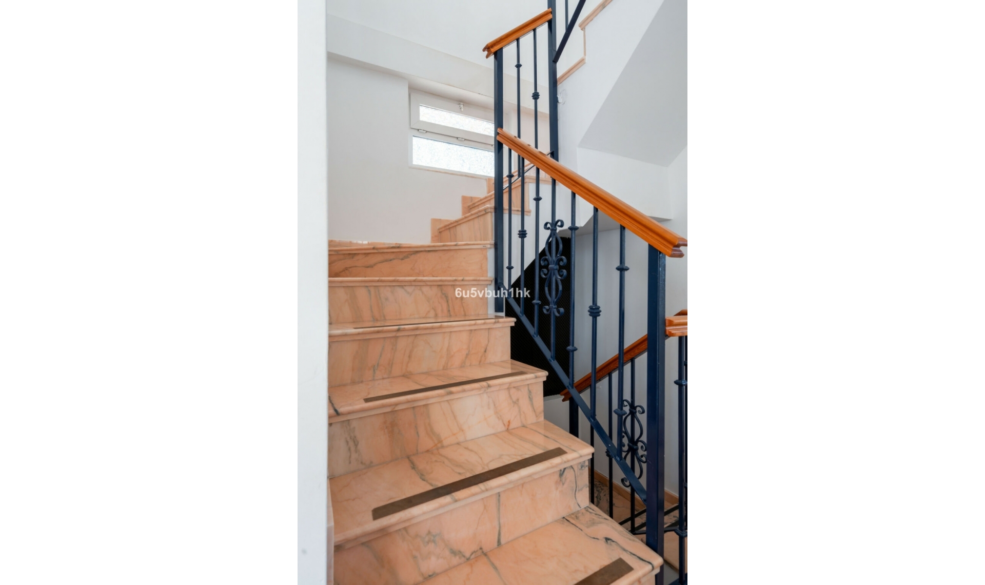 Resale - House -
Fuengirola