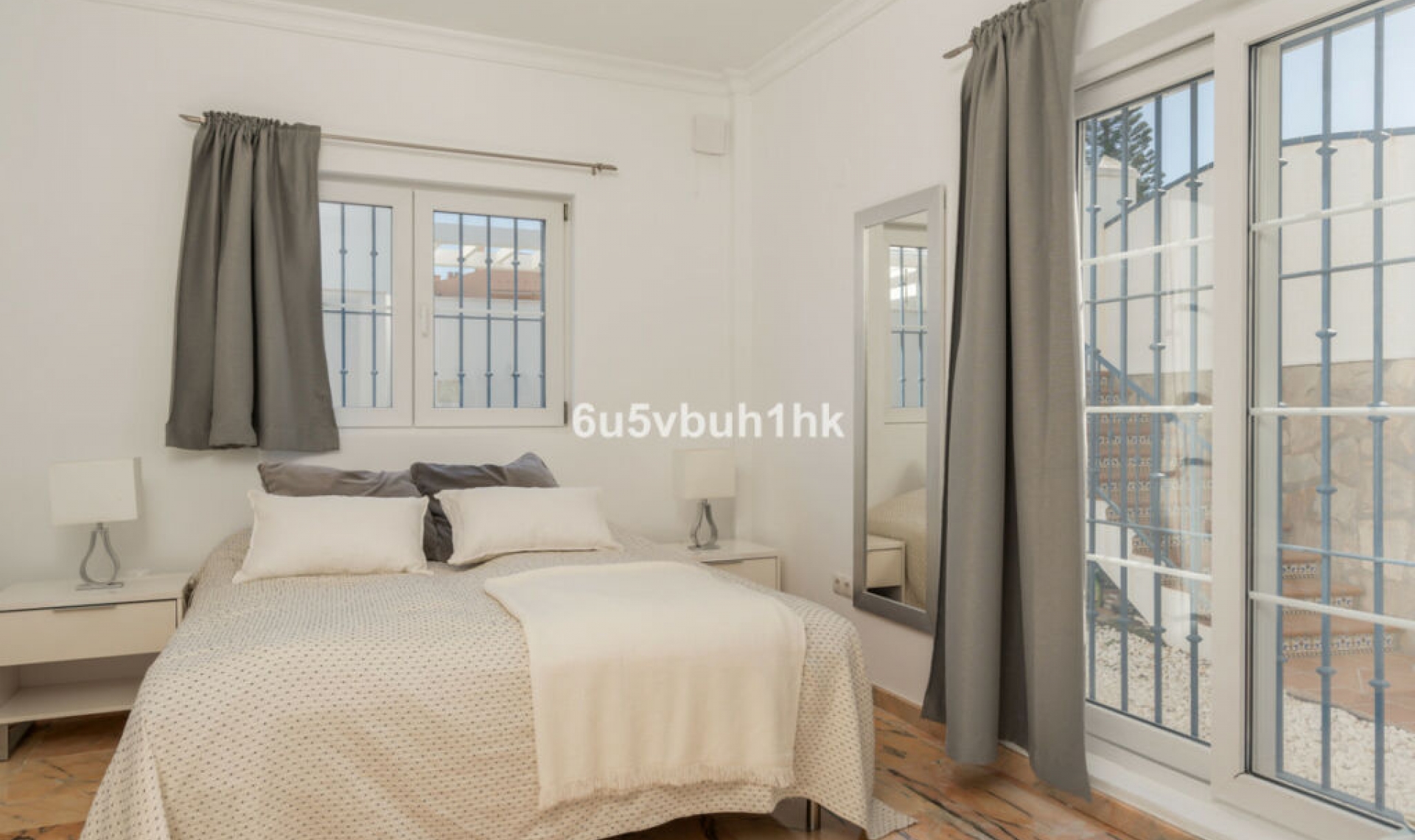 Resale - House -
Fuengirola