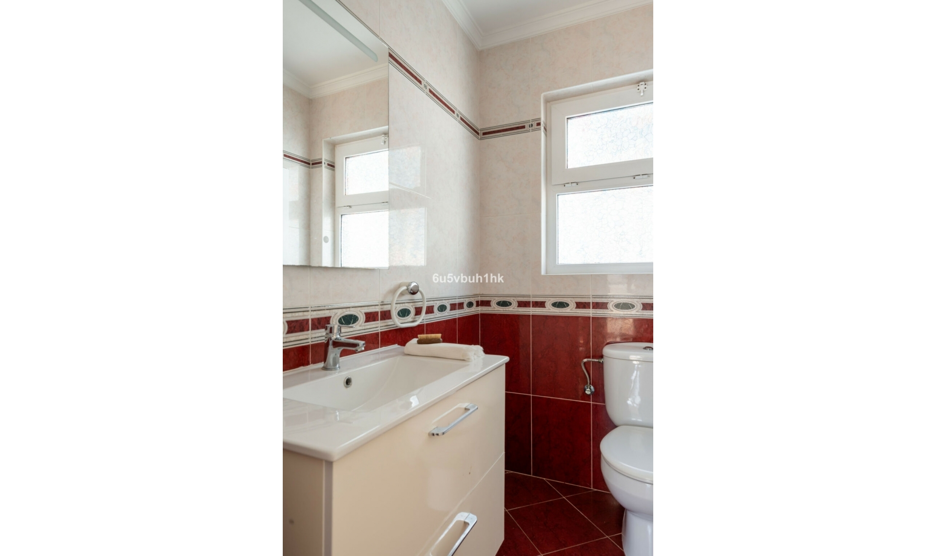 Resale - House -
Fuengirola