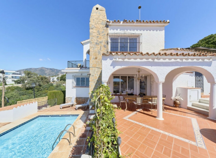 Resale - House -
Fuengirola