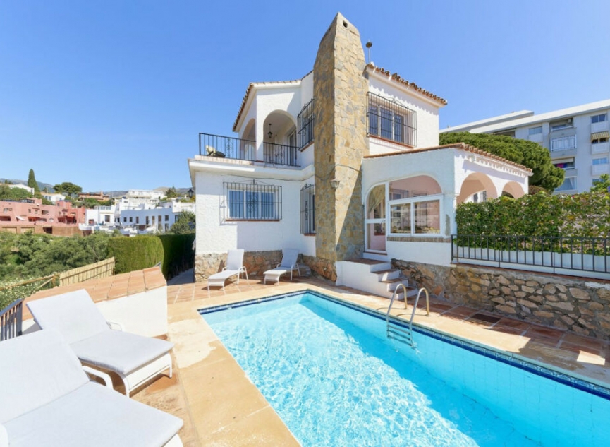 Resale - House -
Fuengirola