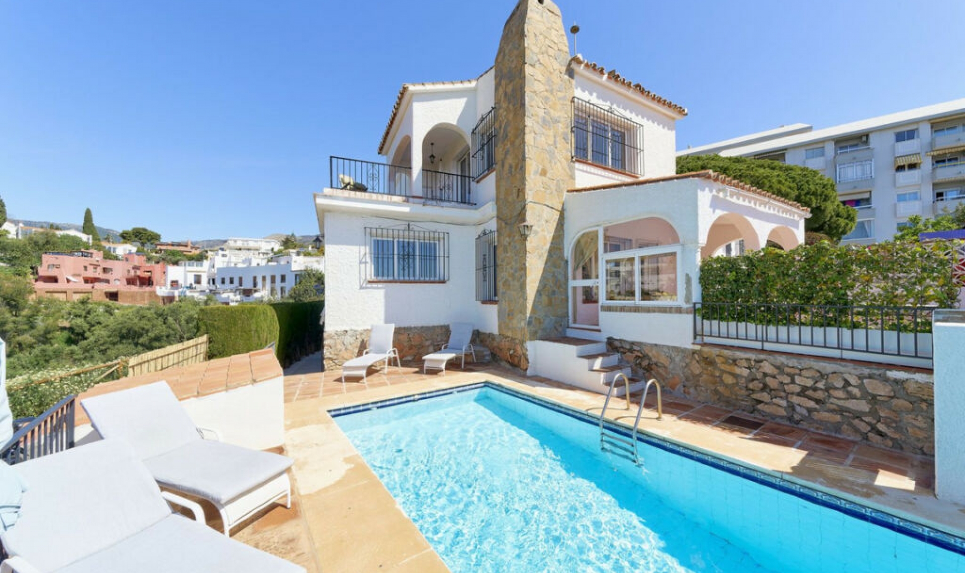 Resale - House -
Fuengirola
