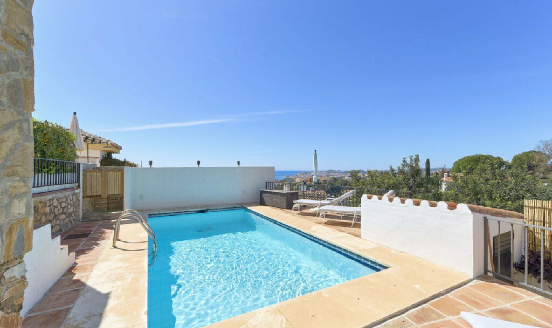 Resale - House -
Fuengirola