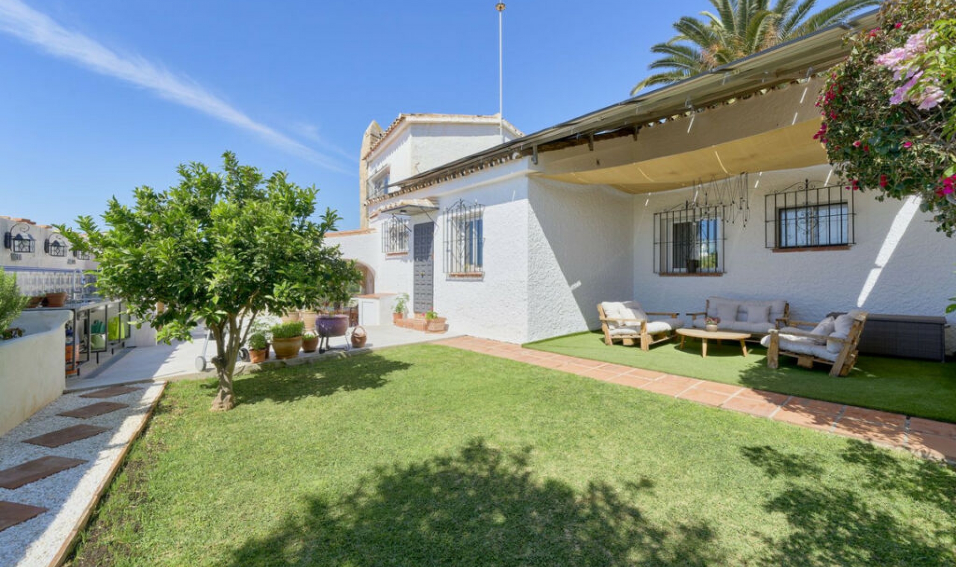 Resale - House -
Fuengirola