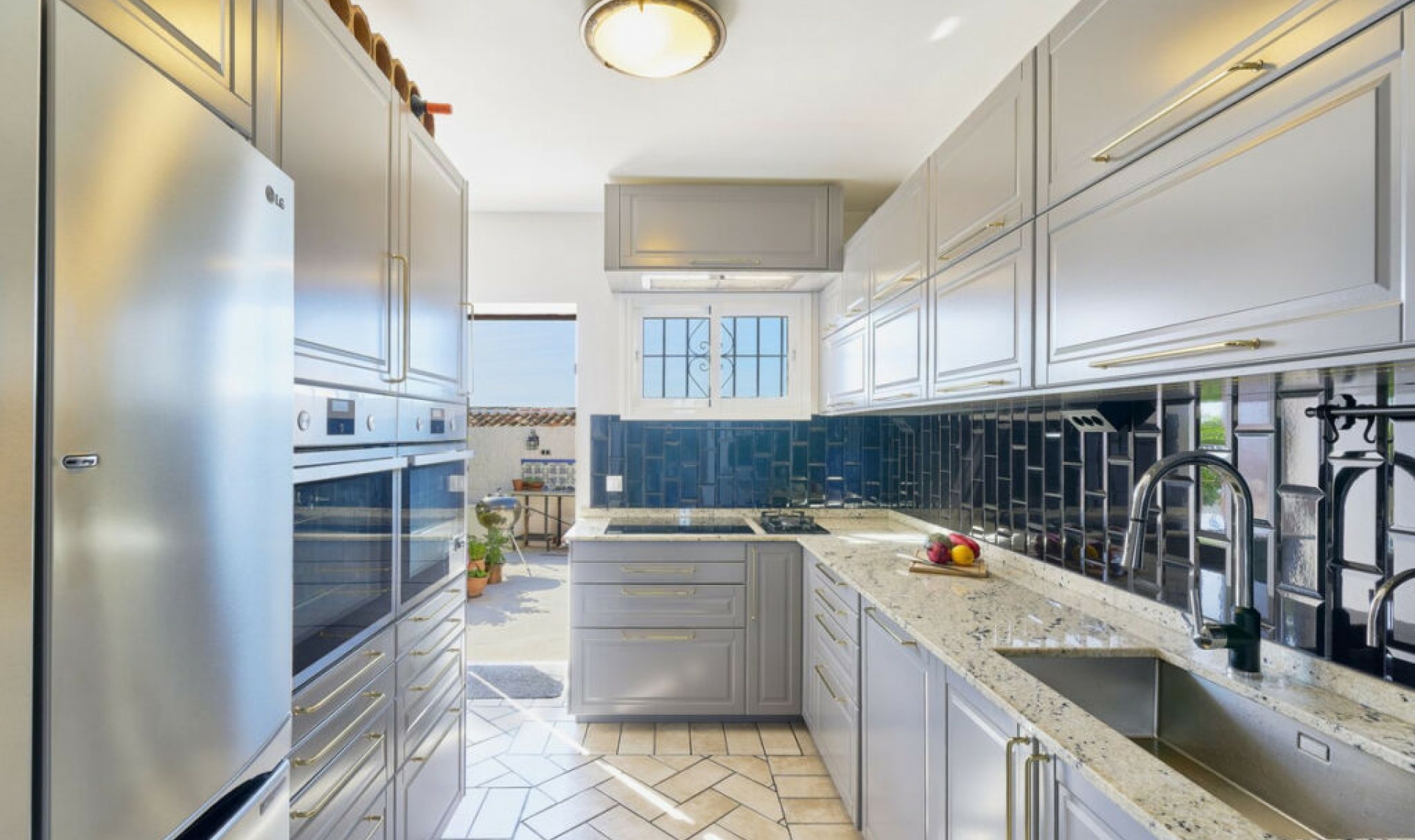 Resale - House -
Fuengirola