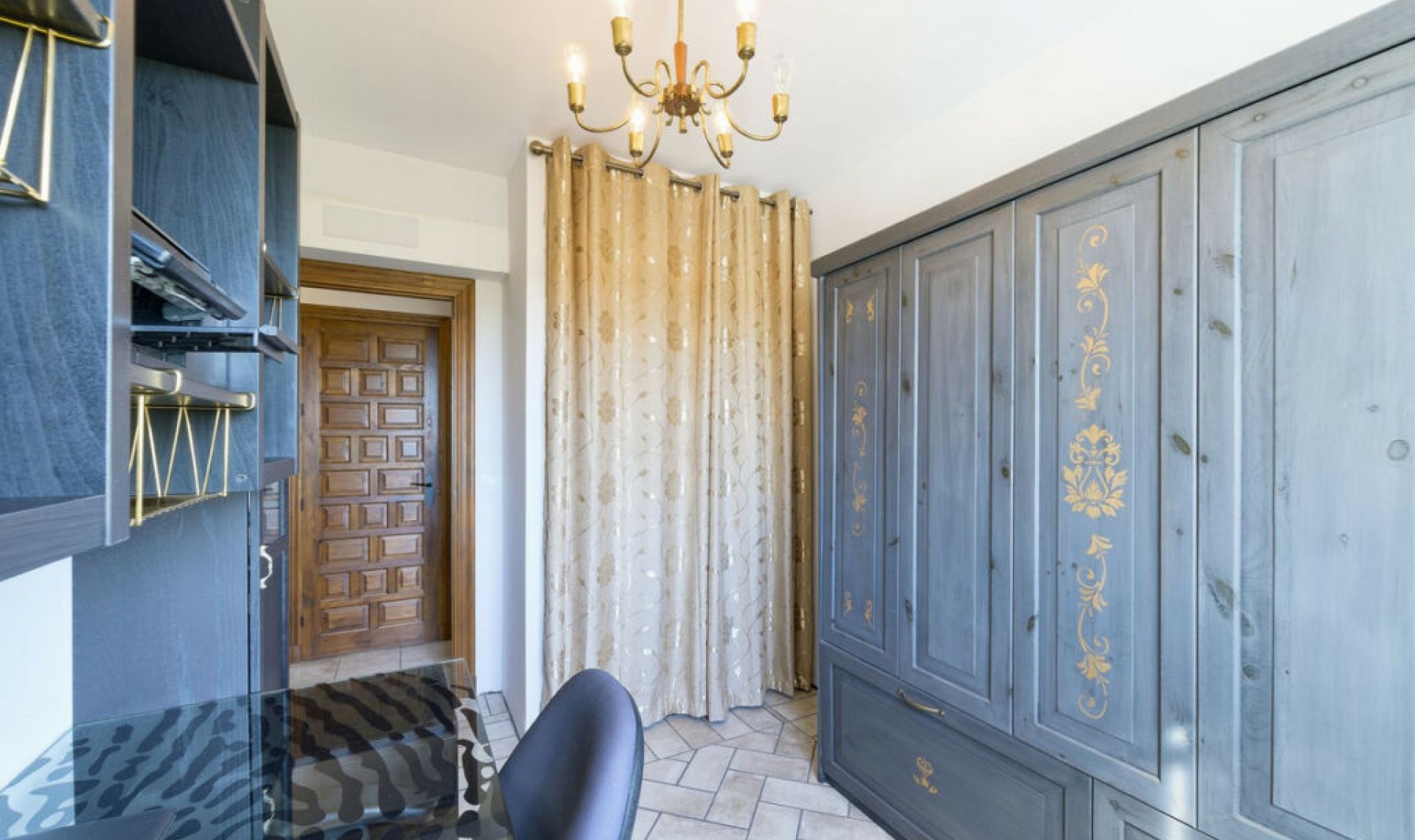 Resale - House -
Fuengirola