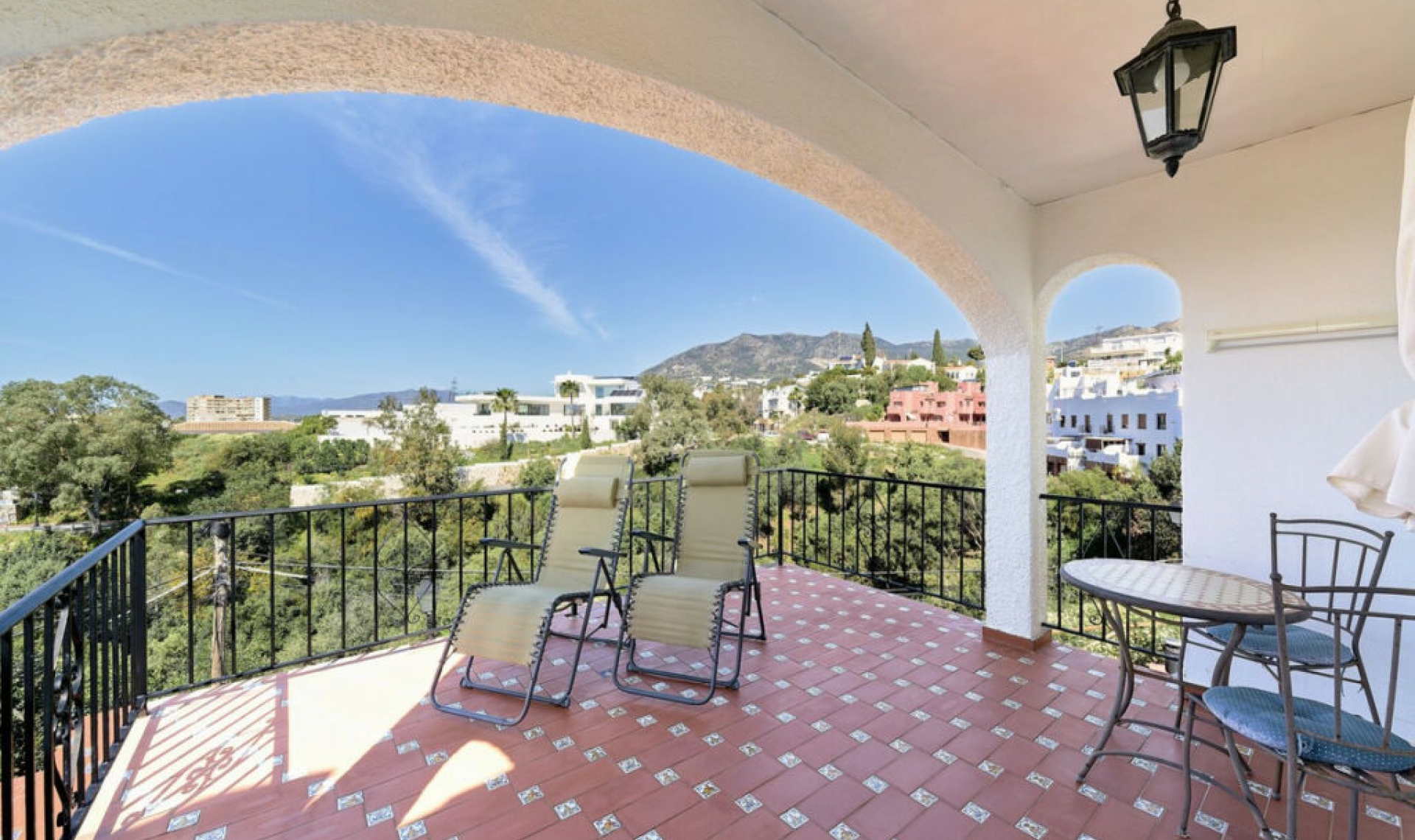 Resale - House -
Fuengirola