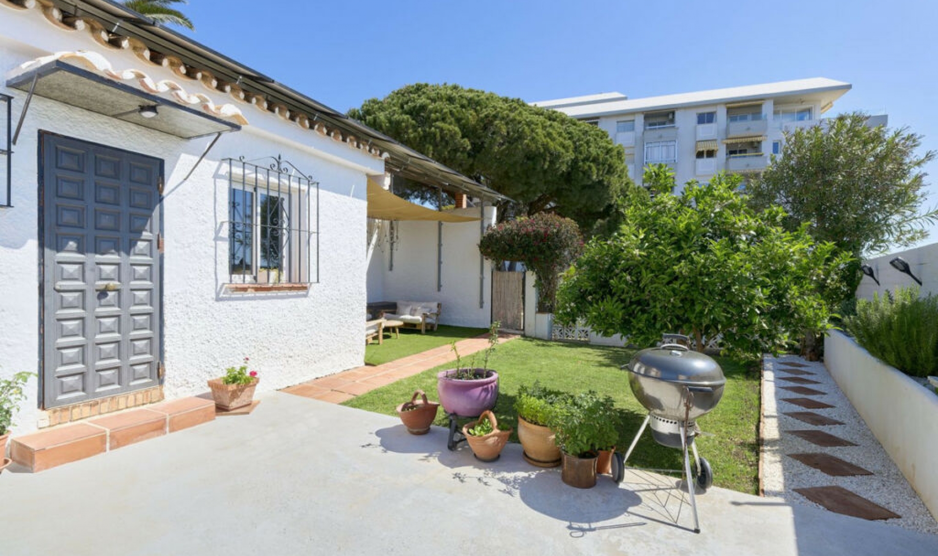 Resale - House -
Fuengirola