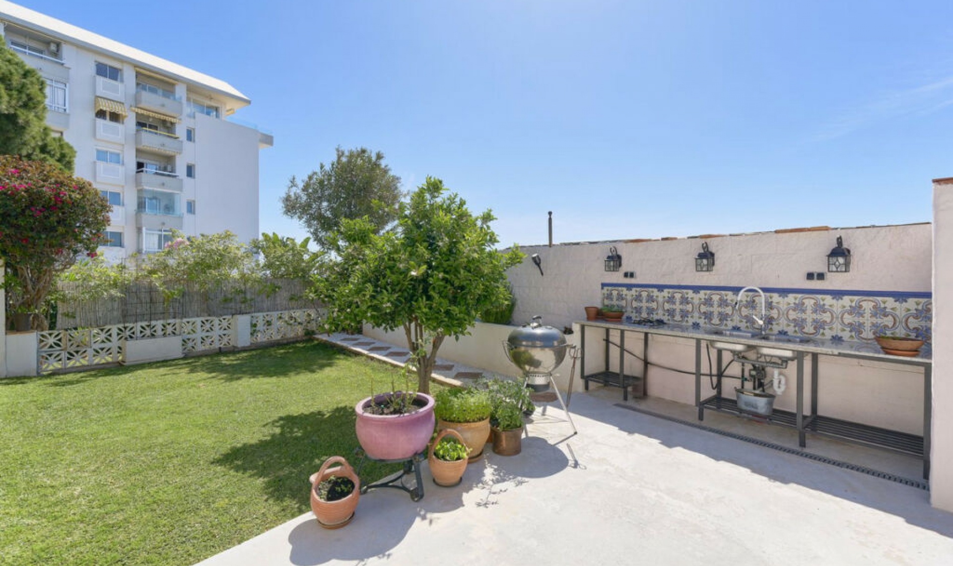 Resale - House -
Fuengirola