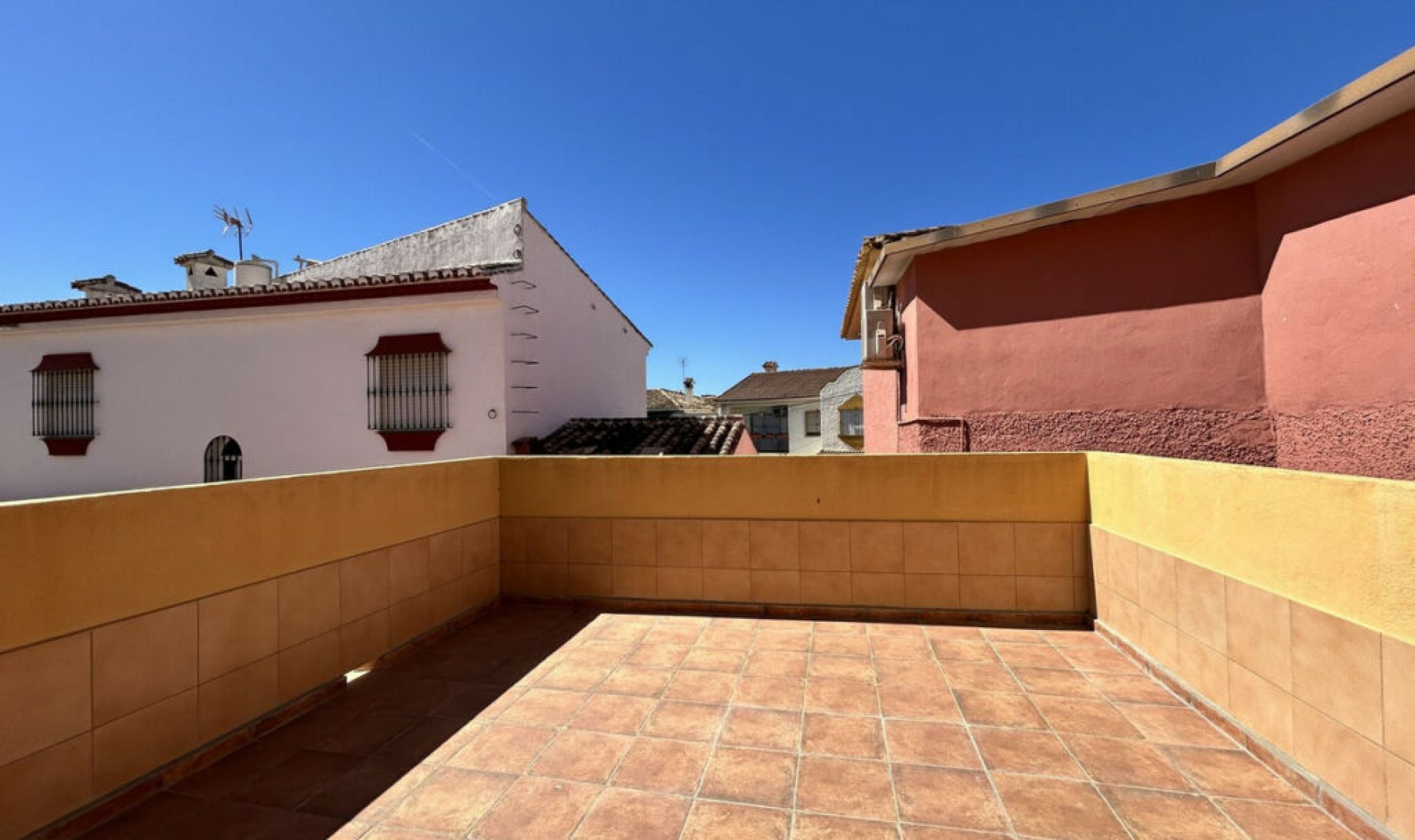 Resale - House -
Fuengirola