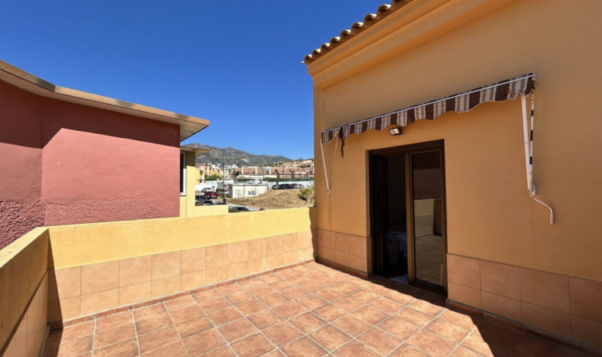 Resale - House -
Fuengirola