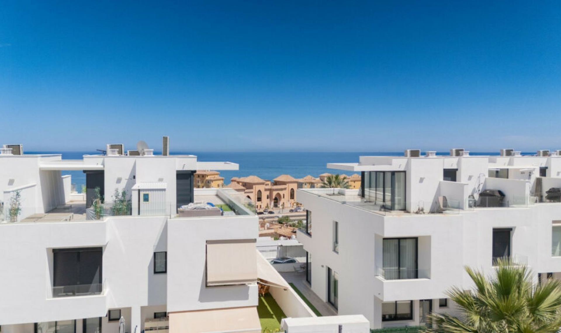 Resale - House -
Fuengirola