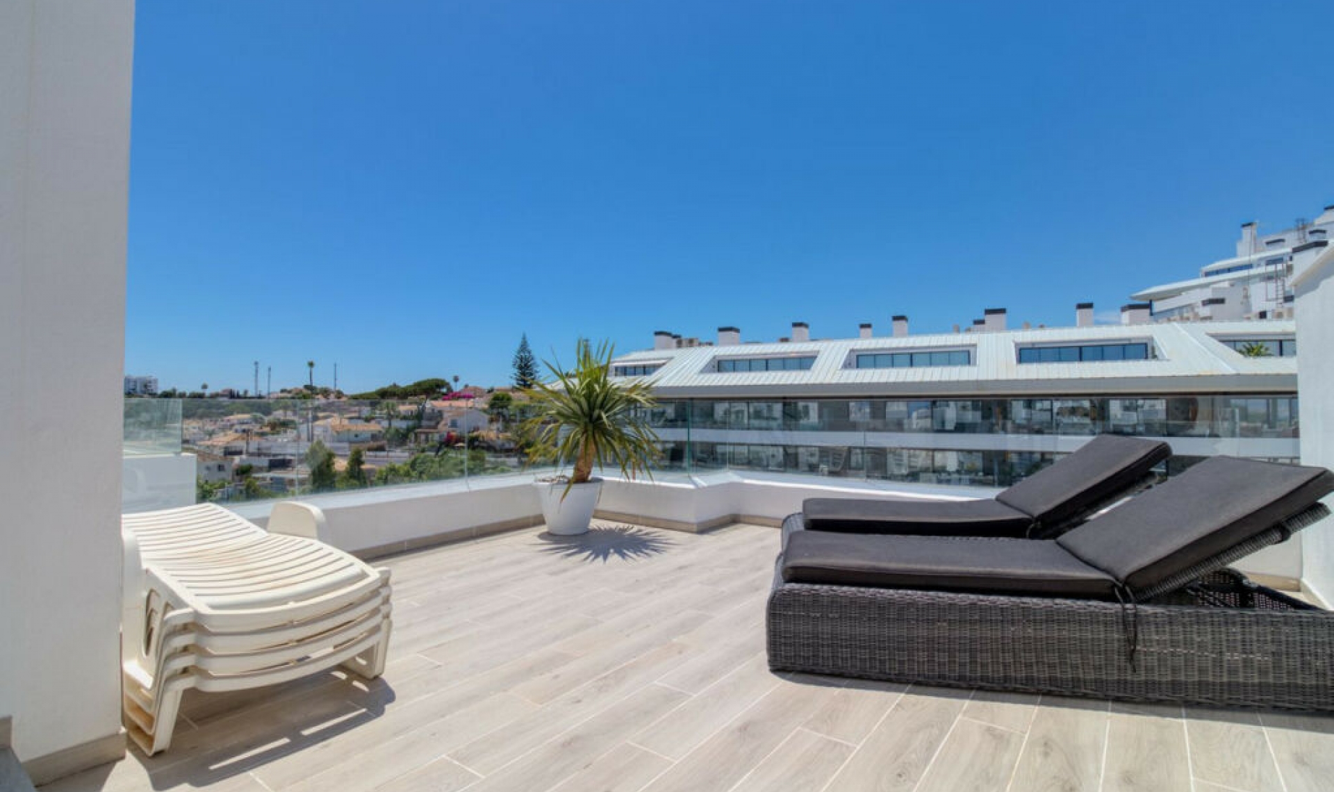 Resale - House -
Fuengirola