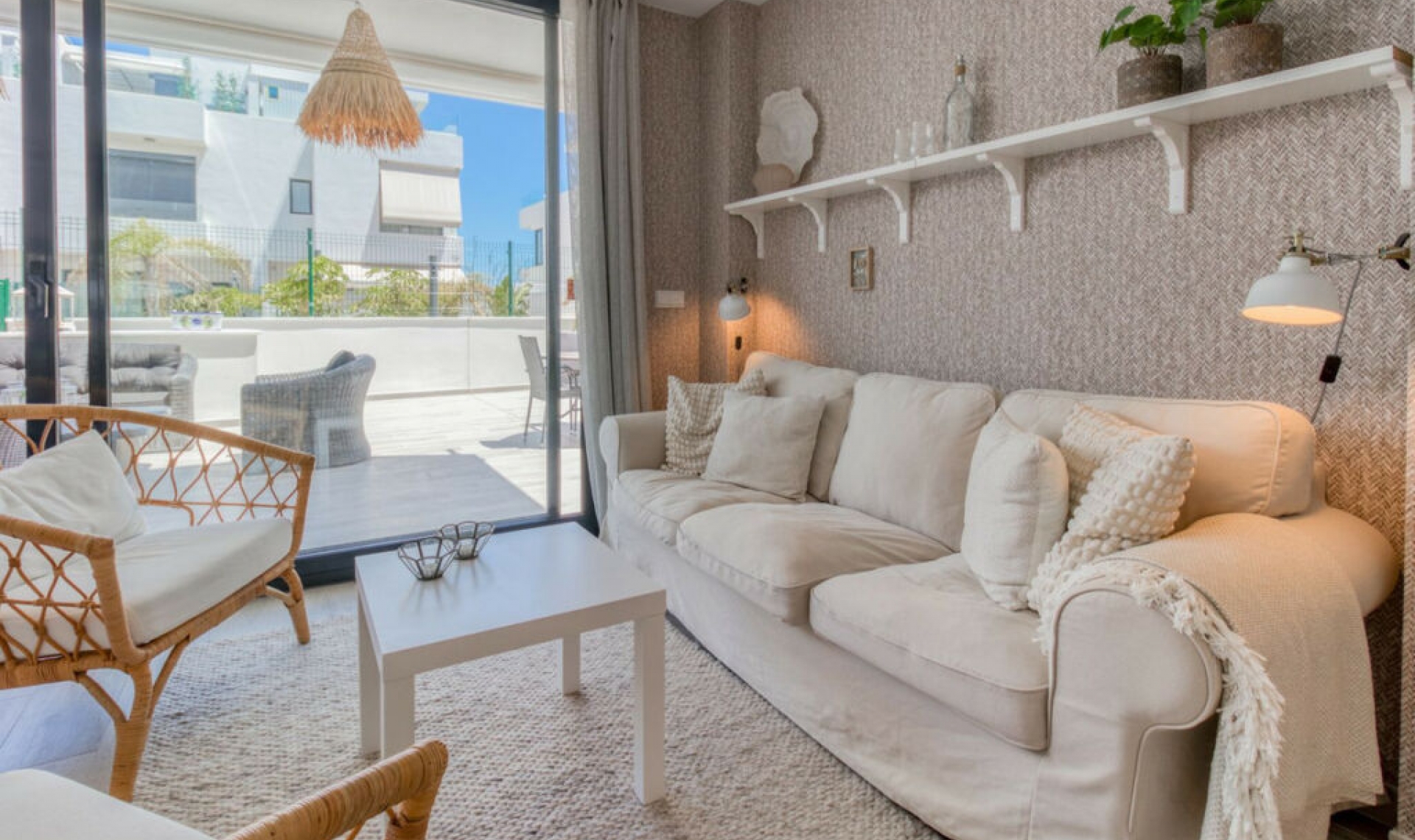 Resale - House -
Fuengirola