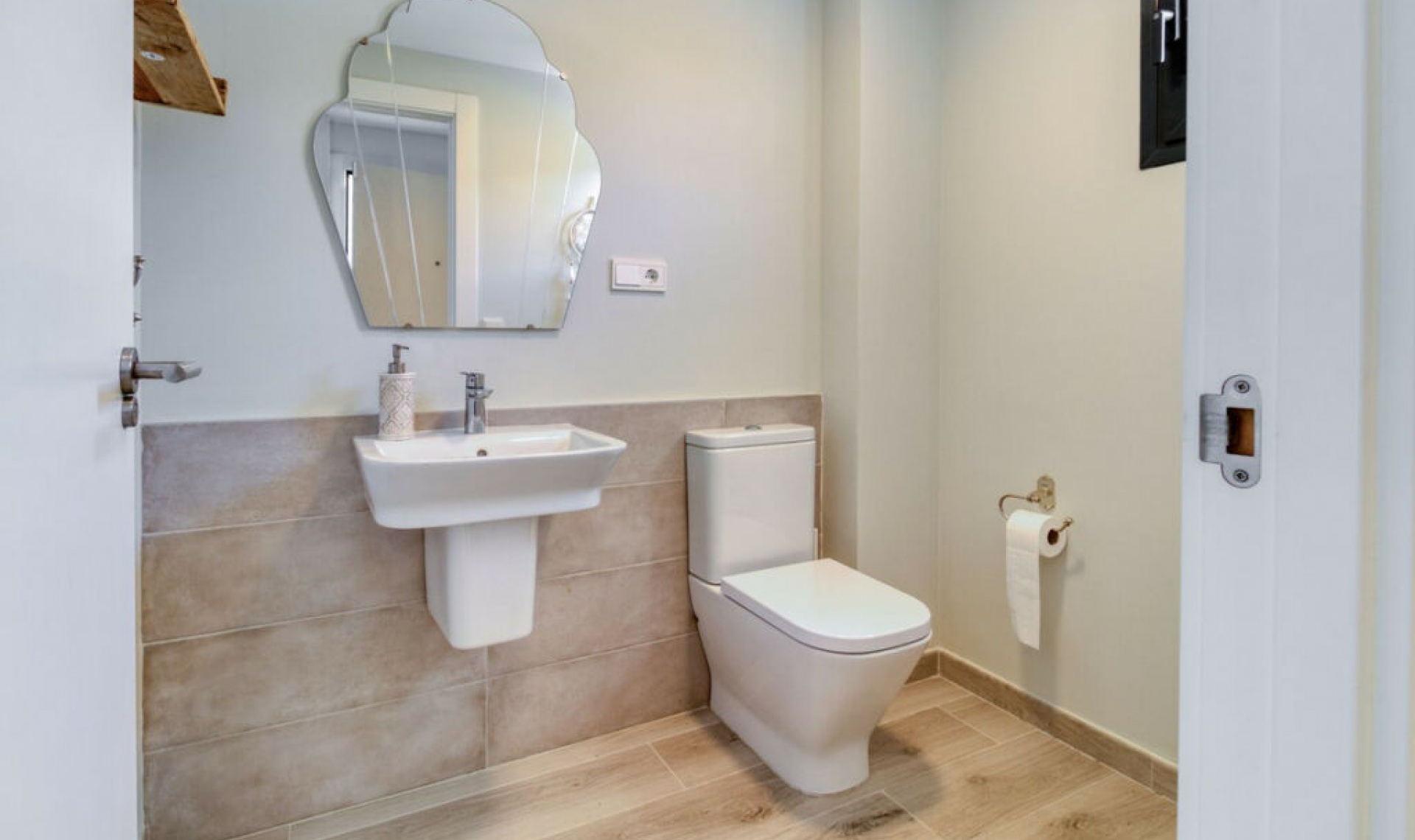 Resale - House -
Fuengirola