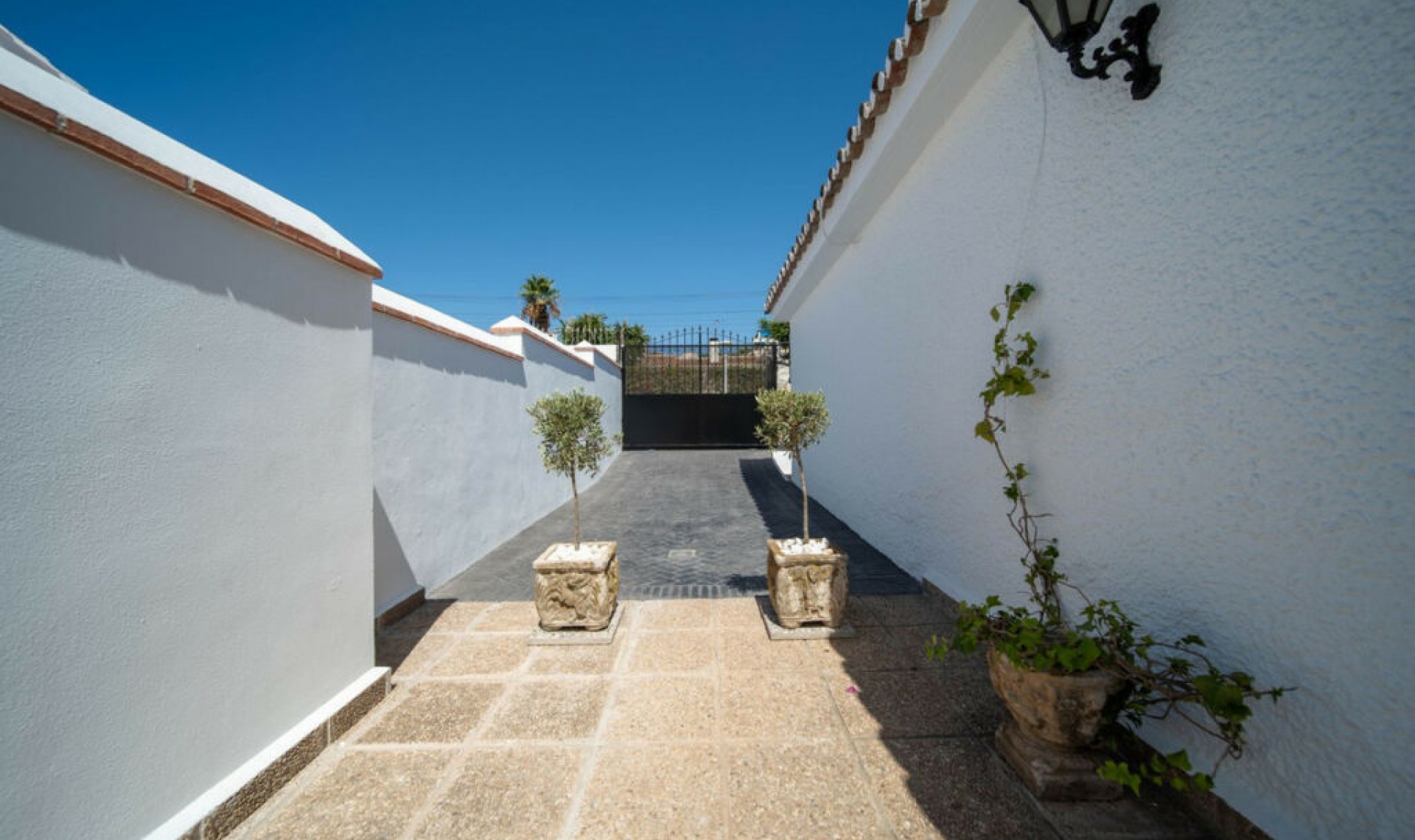 Resale - House -
Fuengirola
