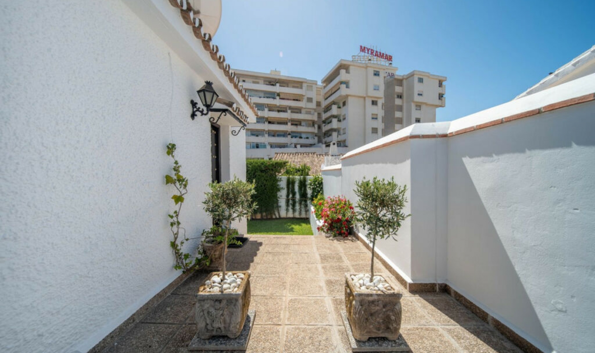 Resale - House -
Fuengirola