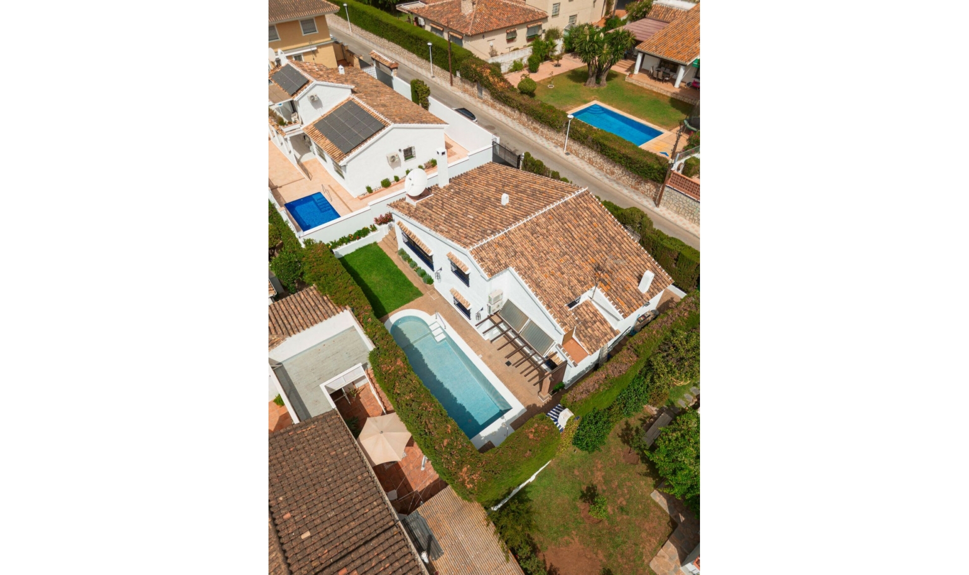 Resale - House -
Fuengirola