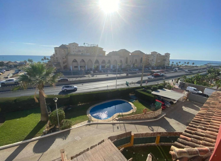 Resale - House -
Fuengirola