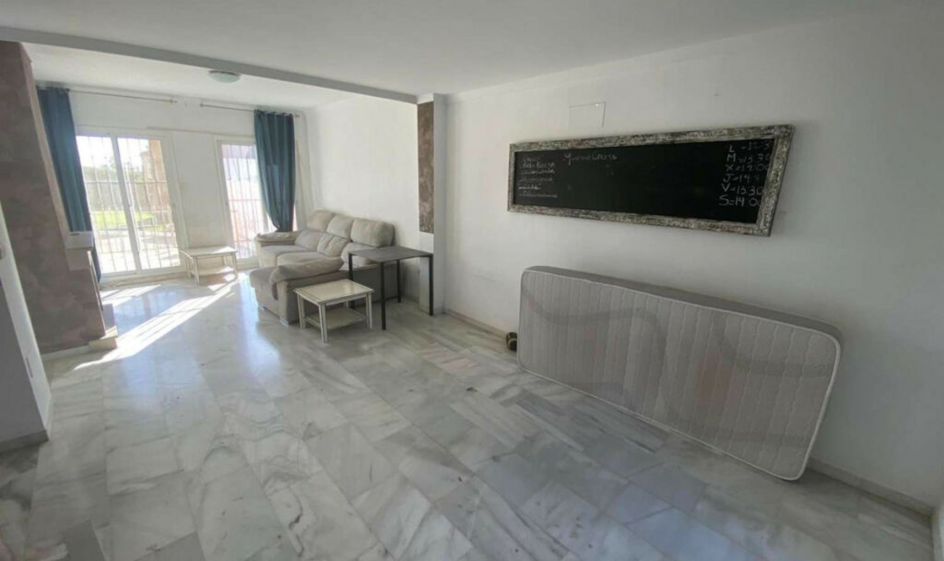 Resale - House -
Fuengirola