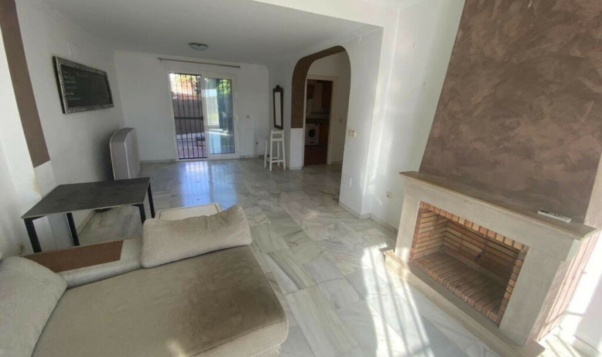 Resale - House -
Fuengirola