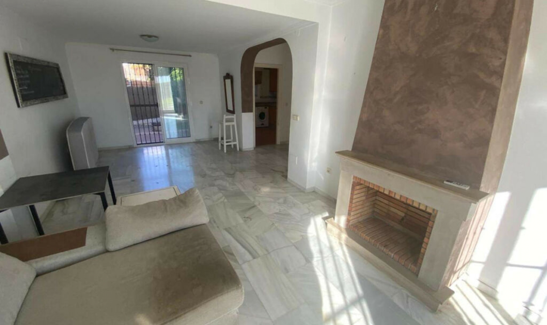 Resale - House -
Fuengirola