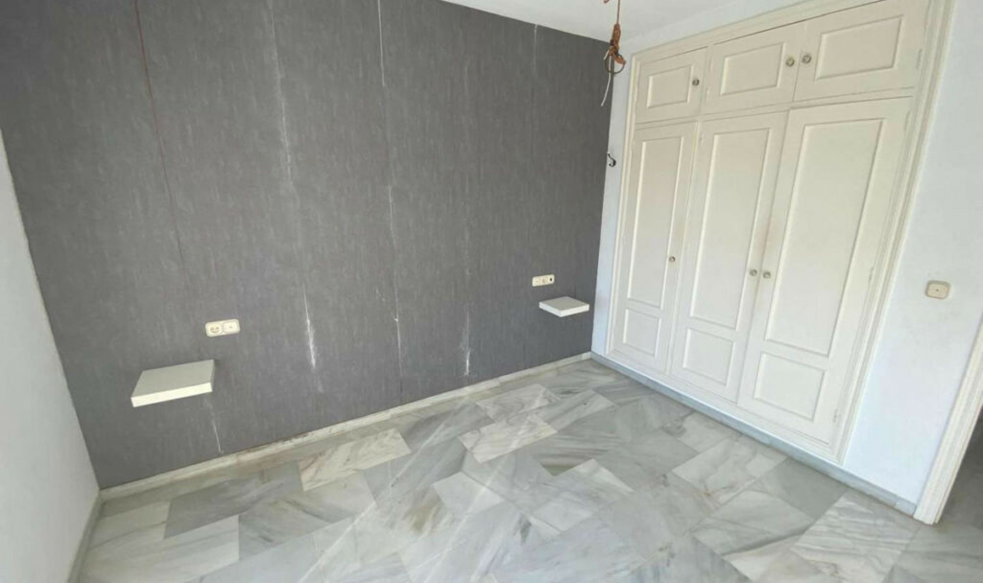 Resale - House -
Fuengirola