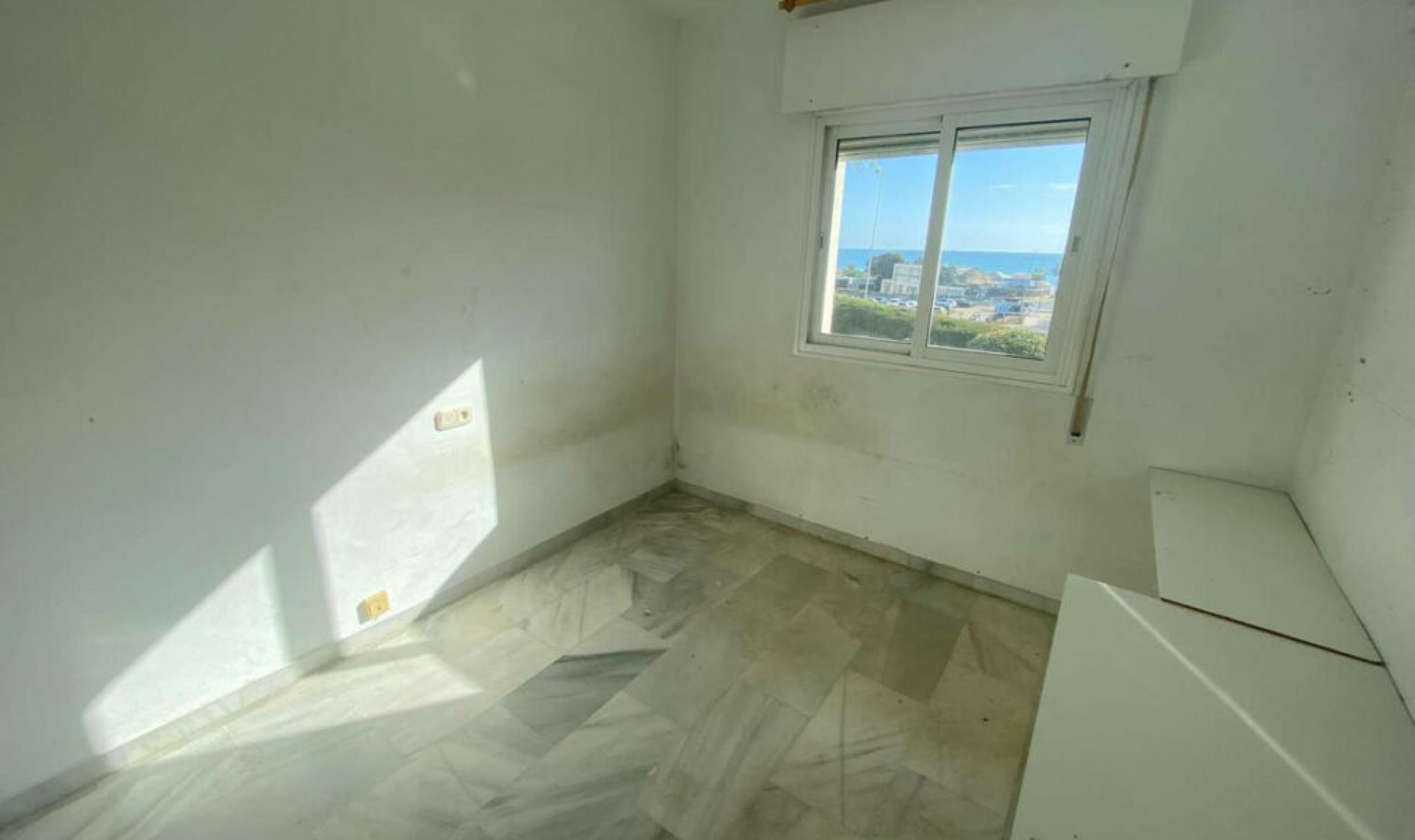 Resale - House -
Fuengirola