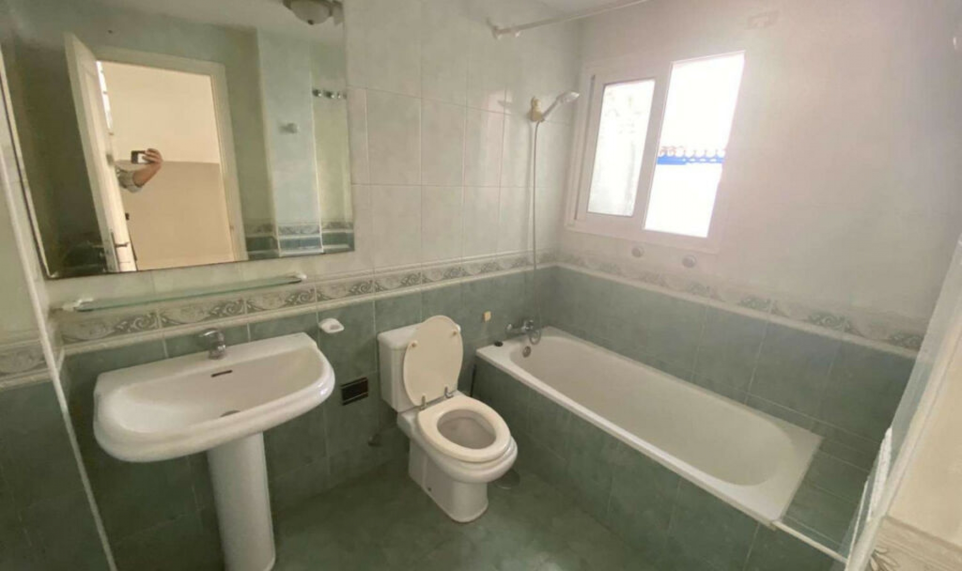 Resale - House -
Fuengirola
