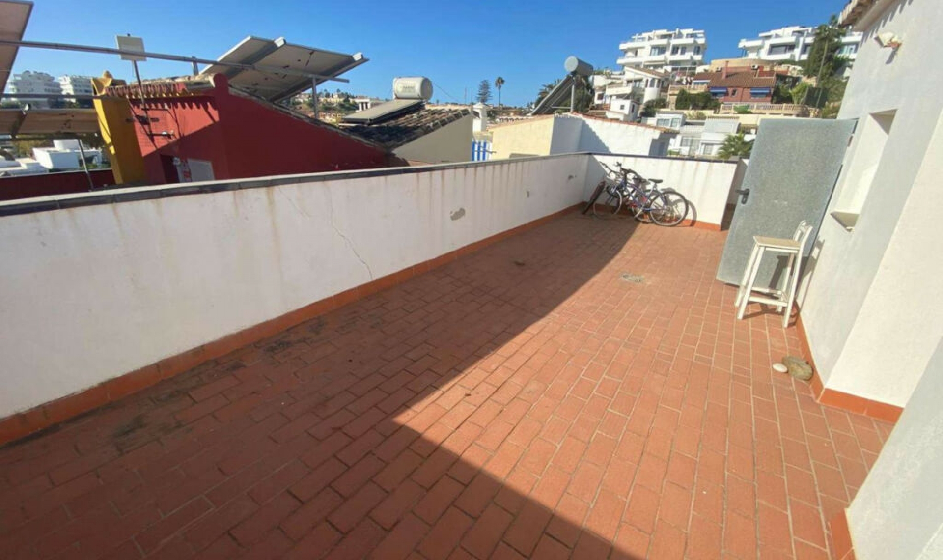 Resale - House -
Fuengirola